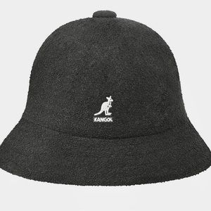 New, never worn! Black Kangol Unisex Hat. Size M